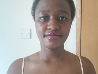 Pettiteebony20