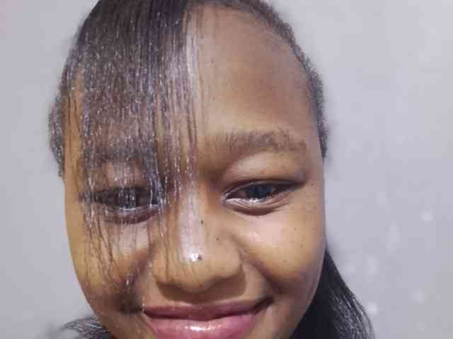 Pettiteebony20