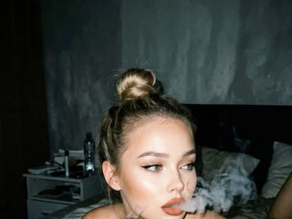 🫦