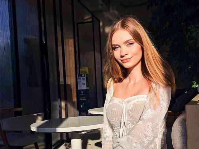 Sweet-Amelia