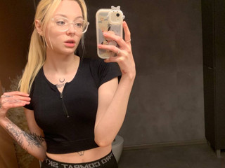 Are the glasses white or black?