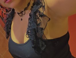 Alicia-kiss