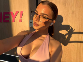 💄 Getting Your Attention