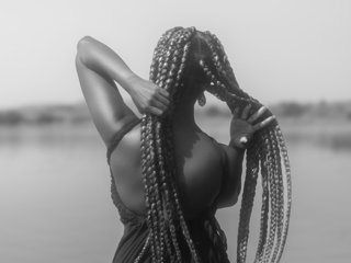 mia-boobs22