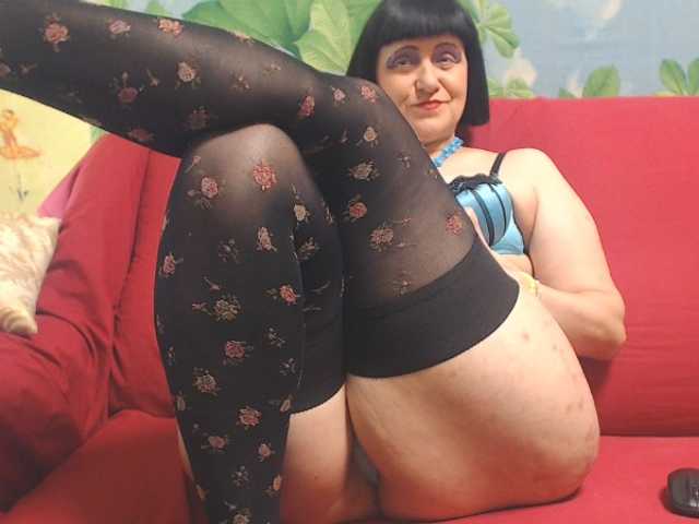 SquirtMommy live cam on BongaCams