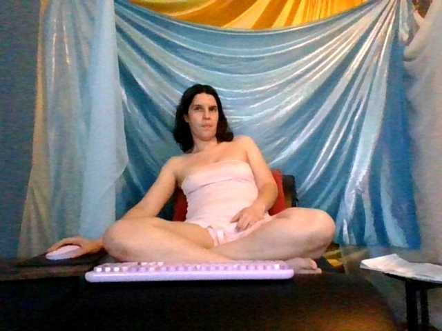 AlluringAli25's BongaCams show and profile