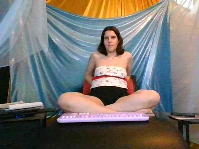 AlluringAli25 webcam