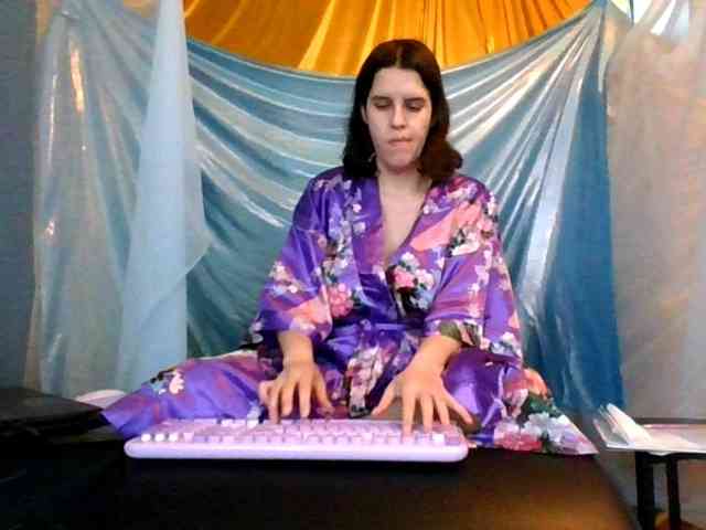 AlluringAli25 webcam