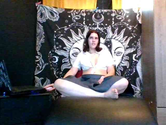AlluringAli25 webcam