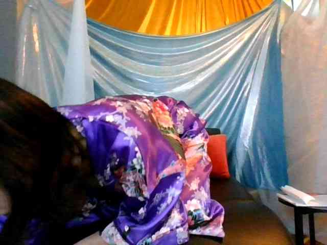 AlluringAli25 webcam