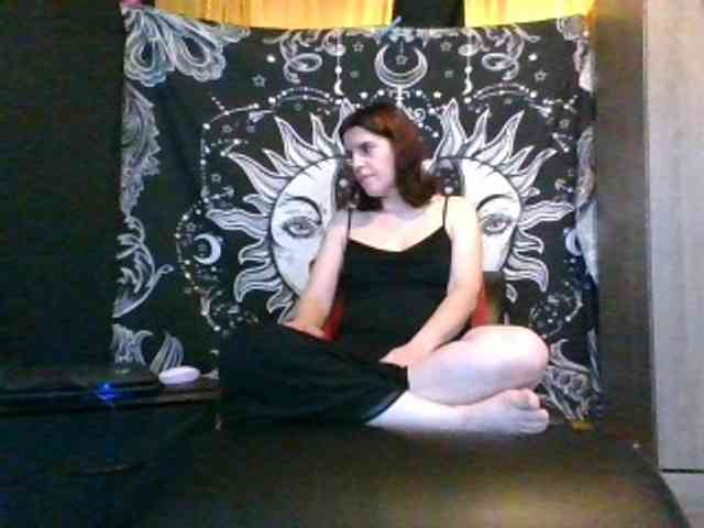 AlluringAli25 webcam