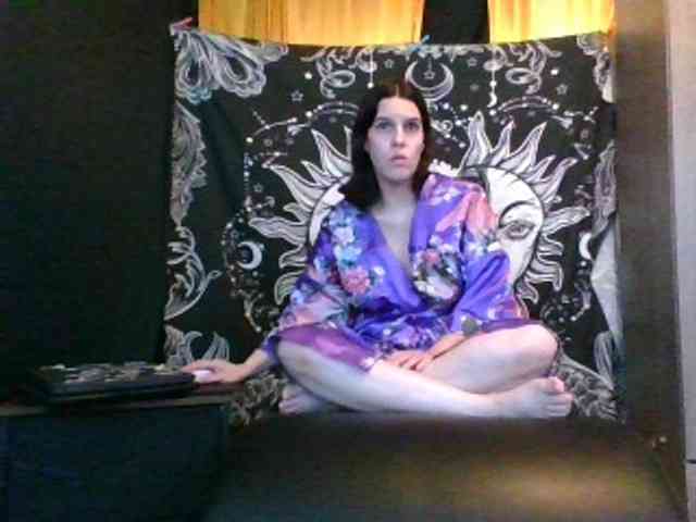 AlluringAli25 webcam