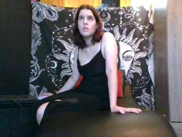 AlluringAli25 webcam