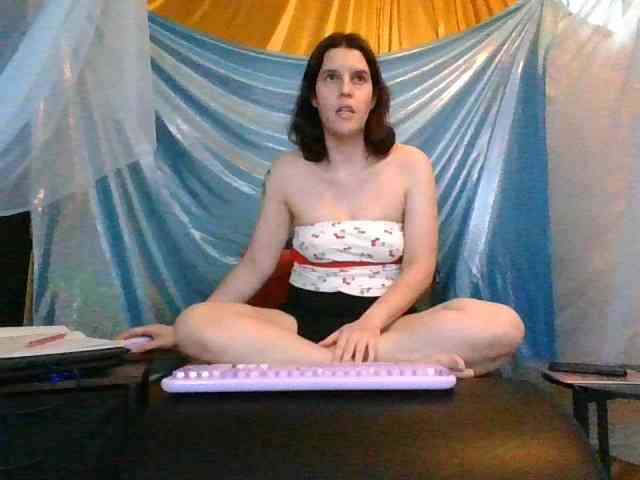 AlluringAli25 webcam