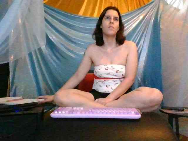 AlluringAli25 webcam