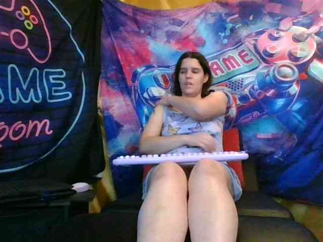 AlluringAli25 webcam
