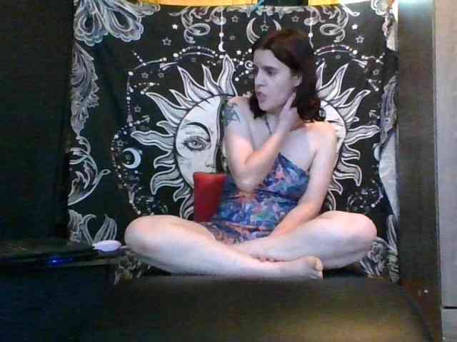 AlluringAli25 webcam