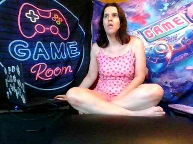 AlluringAli25 webcam