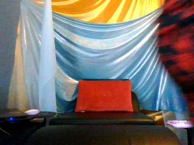 AlluringAli25 webcam