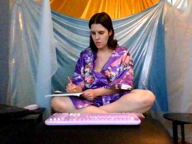 AlluringAli25 webcam