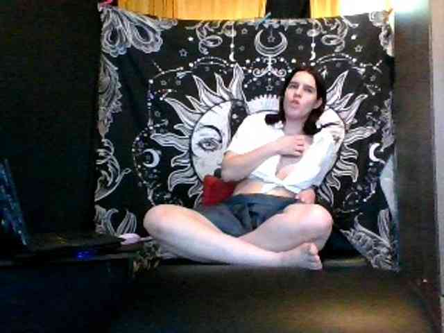 AlluringAli25 webcam