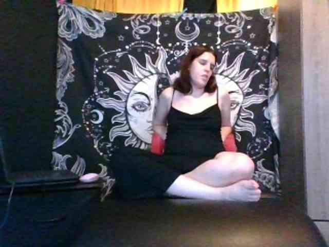AlluringAli25 webcam