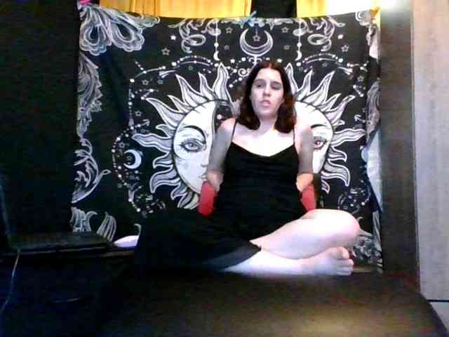 AlluringAli25 webcam