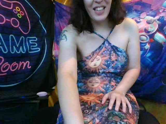 AlluringAli25 webcam