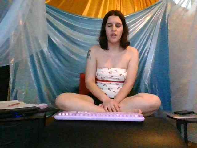 AlluringAli25 webcam