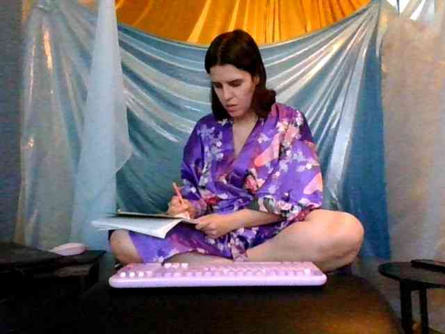 AlluringAli25 webcam