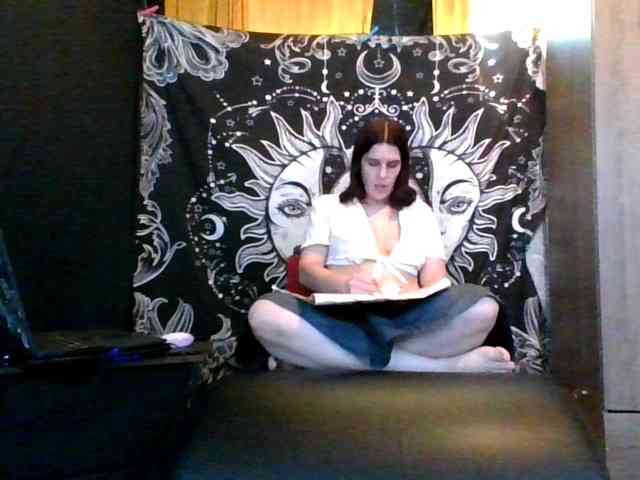 AlluringAli25 webcam