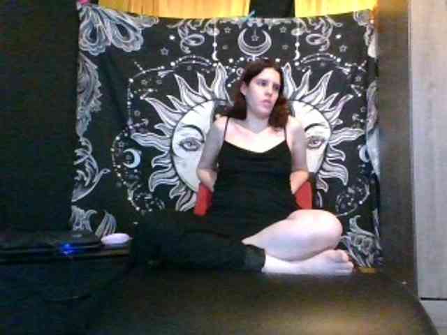 AlluringAli25 webcam