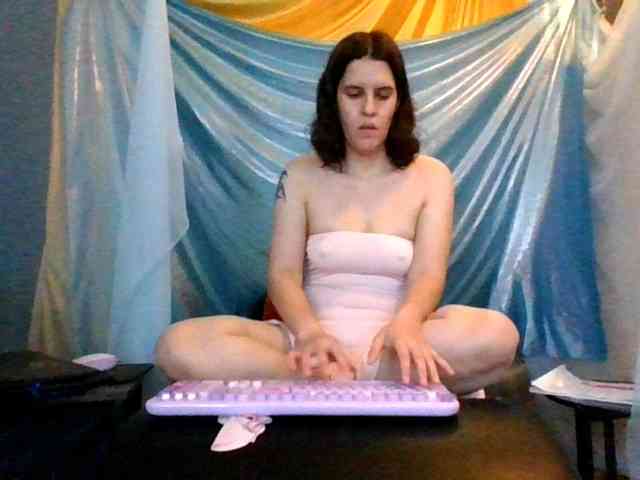 AlluringAli25 webcam