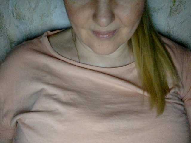 BlondyVio live cam