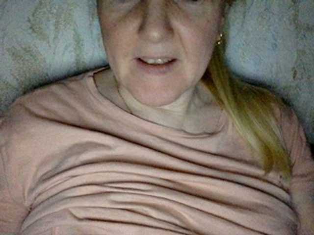 BlondyVio live cam on BongaCams