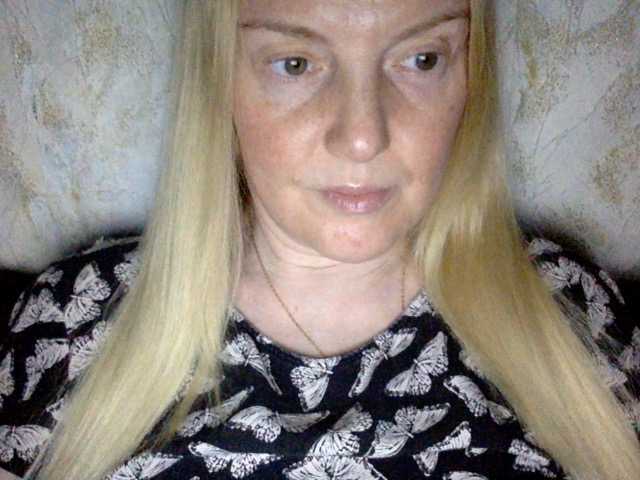 BlondyVio live cam on BongaCams