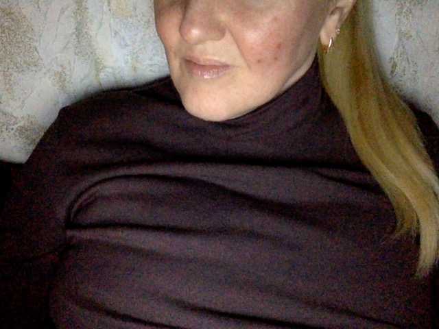 BlondyVio live cam on BongaCams