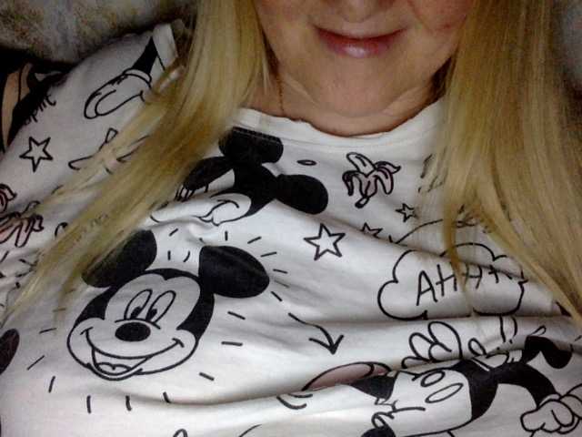 BlondyVio live cam on BongaCams