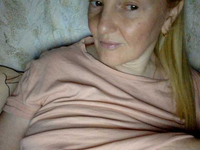 BlondyVio live cam on BongaCams