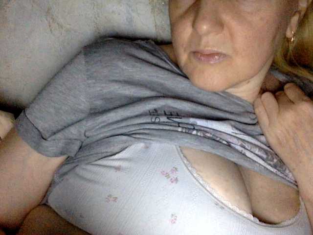 BlondyVio live cam preview