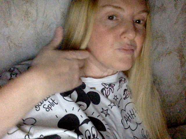 BlondyVio live cam on BongaCams