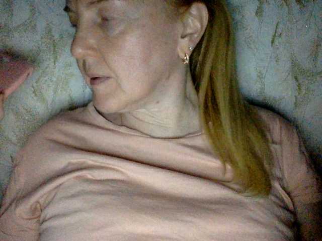 BlondyVio live cam on BongaCams