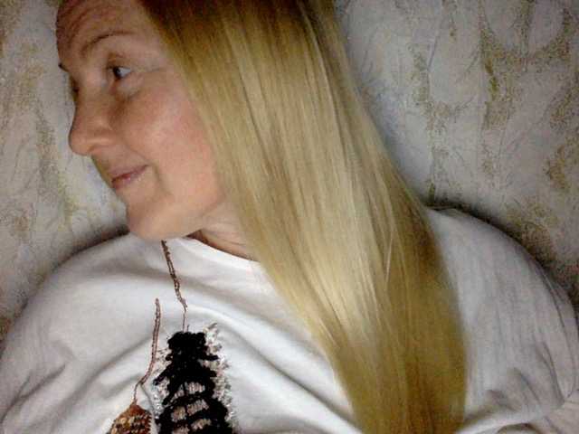 BlondyVio live cam on BongaCams
