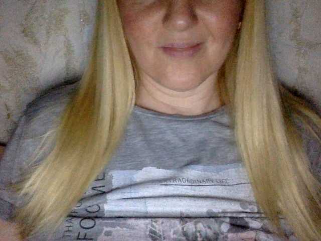 BlondyVio live cam on BongaCams