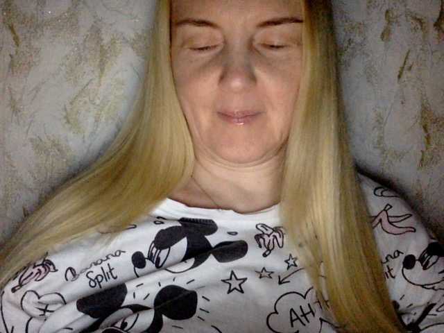 BlondyVio live cam on BongaCams