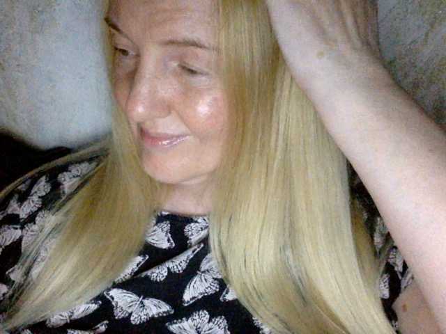 BlondyVio live cam on BongaCams