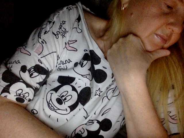BlondyVio live cam on BongaCams
