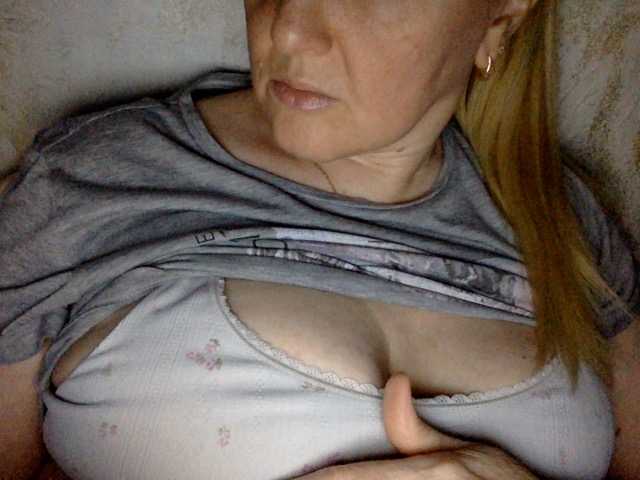 BlondyVio live cam preview