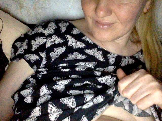 BlondyVio live cam on BongaCams