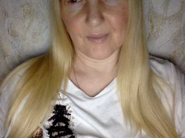 BlondyVio live cam on BongaCams